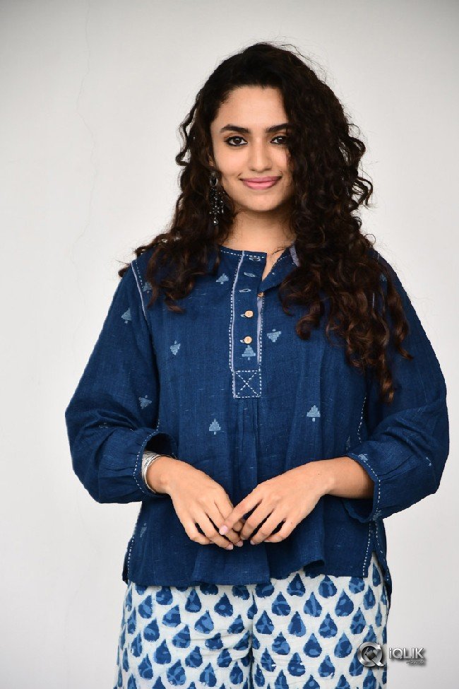 Malavika-Nair-New-Stills